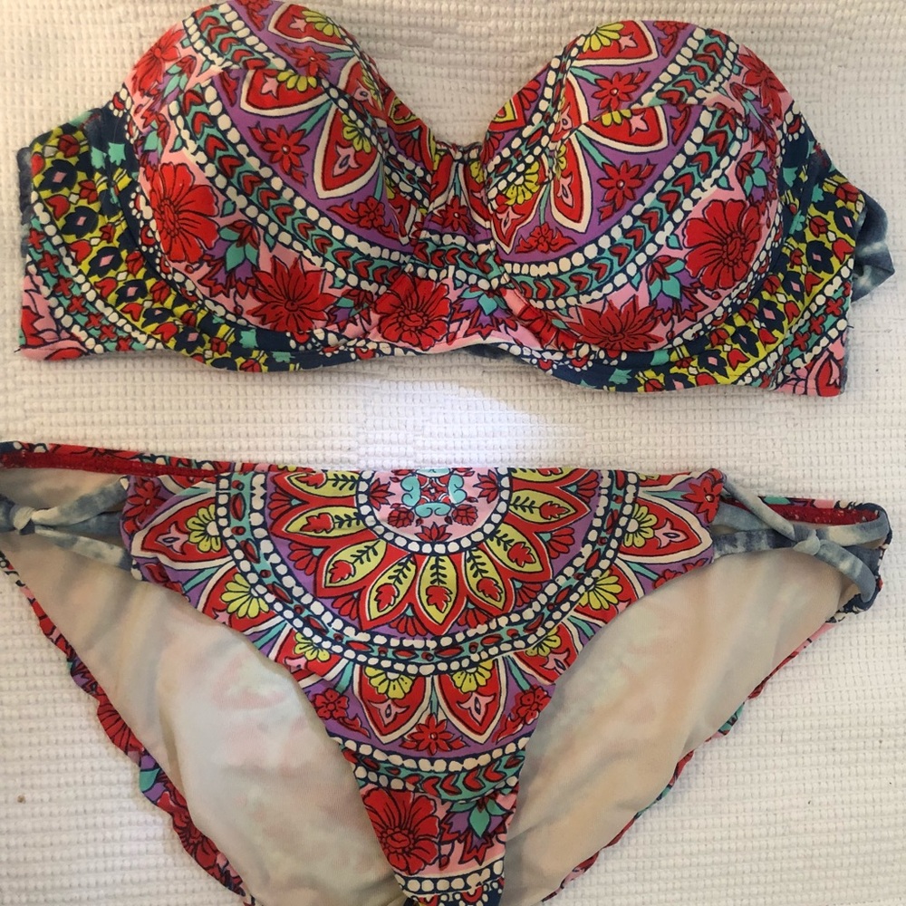 Billabong floral and tie dye bikini